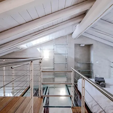 Apartment House Of Glass Cathedral View - The House Of Travelers