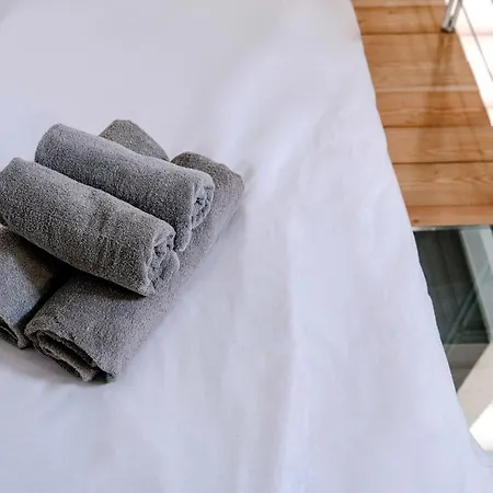 House Of Glass Cathedral View - The House Of Travelers Apartment Como