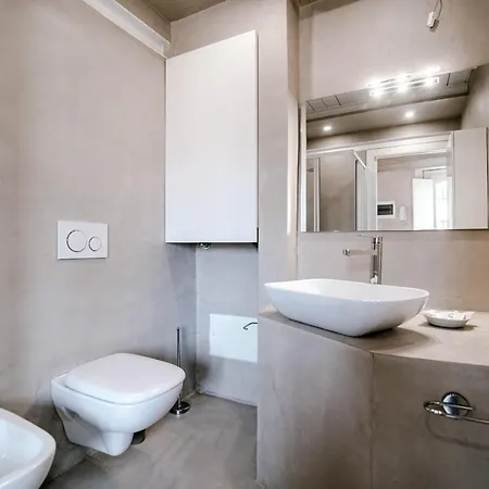 House Of Glass Cathedral View - The House Of Travelers Côme